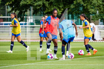 2022-06-29 - Marie Antoinette Katoto of France and Melvine Malard of France fight for the ball during the training of the French women's team on June 29, 2022 in Clairefontaine, France - FOOTBALL - TRAINING OF THE FRENCH WOMEN'S TEAM - OTHER - SOCCER