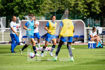 2022-06-29 - Charlotte Bilbault of France and Clara Mateo of France during the training of the French women's team on June 29, 2022 in Clairefontaine, France - FOOTBALL - TRAINING OF THE FRENCH WOMEN'S TEAM - OTHER - SOCCER