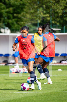 2022-06-29 - Kenza Dali of France controls the ball during the training of the French women's team on June 29, 2022 in Clairefontaine, France - FOOTBALL - TRAINING OF THE FRENCH WOMEN'S TEAM - OTHER - SOCCER