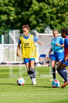 2022-06-29 - Ella Pallis of France controls the ball during the training of the French women's team on June 29, 2022 in Clairefontaine, France - FOOTBALL - TRAINING OF THE FRENCH WOMEN'S TEAM - OTHER - SOCCER