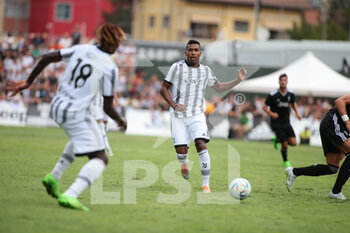 2022-08-04 - Alex Sandro of Juventus Fc during the pre-season friendly match between FC Juventus A and FC Juventus U23 on August 04, 2022 in Villar Perosa near Pinerolo, Italy - JUVENTUS A VS JUVENTUS B - OTHER - SOCCER