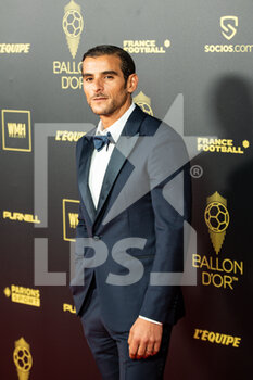 2022-10-17 - Sofiane Zermani during the red carpet ceremony of the Ballon d'Or (Golden Ball) France Football 2022 on October 17, 2022 at Theatre du Chatelet in Paris, France - FOOTBALL - BALLON D'OR 2022 - RED CARPET CEREMONY - OTHER - SOCCER