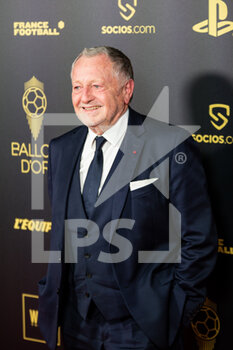 2022-10-17 - Jean Michel Aulas during the red carpet ceremony of the Ballon d'Or (Golden Ball) France Football 2022 on October 17, 2022 at Theatre du Chatelet in Paris, France - FOOTBALL - BALLON D'OR 2022 - RED CARPET CEREMONY - OTHER - SOCCER