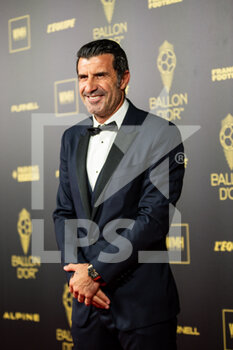 2022-10-17 - Luis Figo during the red carpet ceremony of the Ballon d'Or (Golden Ball) France Football 2022 on October 17, 2022 at Theatre du Chatelet in Paris, France - FOOTBALL - BALLON D'OR 2022 - RED CARPET CEREMONY - OTHER - SOCCER