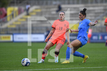 2022-11-14 - Grace Clinton of England WU23 and Bianca Vergani of Italy WU23 during the International Friendly Match between Italy WU23 and England WU23 at the stadio Tre Fontane on 14th of November, 2022 in Rome, Italy. - U23 WOMEN - ITALY VS ENGLAND - FRIENDLY MATCH - SOCCER
