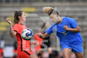 2022-11-14 - Emma Severini of Italy WU23 and Grace Clinton of England WU23 during the International Friendly Match between Italy WU23 and England WU23 at the stadio Tre Fontane on 14th of November, 2022 in Rome, Italy. - U23 WOMEN - ITALY VS ENGLAND - FRIENDLY MATCH - SOCCER