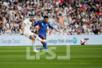2022-03-26 - LONDON, ENGLAND - MARCH 26: during the international friendly match between England and Switzerland at Wembley Stadium on March 26, 2022 in London, United Kingdom. Ricardo Rodriguez of Switzerland against Kyle Walker-Peters of England - ENGLAND VS SWITZERLAND - FRIENDLY MATCH - SOCCER