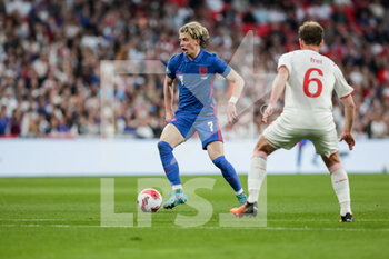 2022-03-26 - LONDON, ENGLAND - MARCH 26: during the international friendly match between England and Switzerland at Wembley Stadium on March 26, 2022 in London, United Kingdom. Conor Gallagher of England against Fabian Frei of Switzerland - ENGLAND VS SWITZERLAND - FRIENDLY MATCH - SOCCER