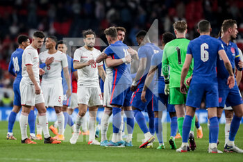2022-03-26 - LONDON, ENGLAND - MARCH 26: during the international friendly match between England and Switzerland at Wembley Stadium on March 26, 2022 in London, United Kingdom. Team Switzerland and team England after the game - ENGLAND VS SWITZERLAND - FRIENDLY MATCH - SOCCER