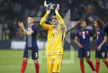 2022-03-25 - Goalkeeper of France Hugo Lloris and teammates salute the supporters following the International Friendly football match between France and Ivory Coast on March 25, 2022 at Stade Velodrome in Marseille, France - FRANCE VS IVORY COAST - FRIENDLY MATCH - SOCCER