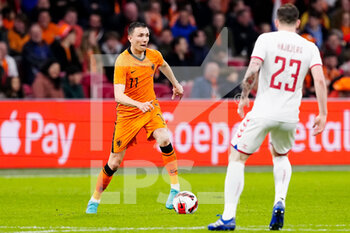 2022-03-26 - Steven Berghuis of the Netherlands during the International Friendly football match between Netherlands and Denmark on March 26, 2022 at the Johan Cruijff ArenA in Amsterdam, Netherlands - NETHERLANDS VS DENMARK - FRIENDLY MATCH - SOCCER