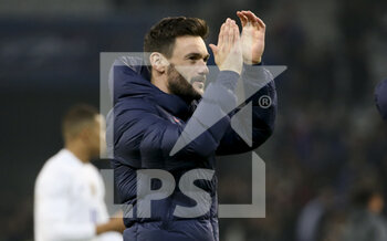 2022-03-29 - Goalkeeper of France Hugo Lloris salutes the supporters following the International Friendly football match between France and South Africa on March 29, 2022 at Stade Pierre Mauroy in Villeneuve-d'Ascq near Lille, France - FRANCE VS SOUTH AFRICA - FRIENDLY MATCH - SOCCER