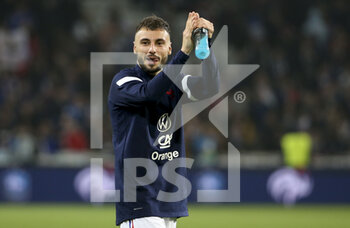 2022-03-29 - Jonathan Clauss of France salutes the supporters following the International Friendly football match between France and South Africa on March 29, 2022 at Stade Pierre Mauroy in Villeneuve-d'Ascq near Lille, France - FRANCE VS SOUTH AFRICA - FRIENDLY MATCH - SOCCER