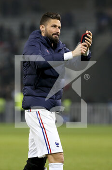 2022-03-29 - Olivier Giroud of France salutes the supporters following the International Friendly football match between France and South Africa on March 29, 2022 at Stade Pierre Mauroy in Villeneuve-d'Ascq near Lille, France - FRANCE VS SOUTH AFRICA - FRIENDLY MATCH - SOCCER
