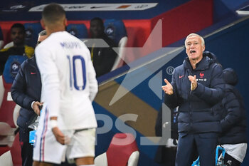 2022-03-29 - Kylian MBAPPE of France and Didier DESCHAMPS of France during the International Friendly football match between France and South Africa on March 29, 2022 at Pierre Mauroy stadium in Villeneuve-d'Ascq near Lille, France - FRANCE VS SOUTH AFRICA - FRIENDLY MATCH - SOCCER