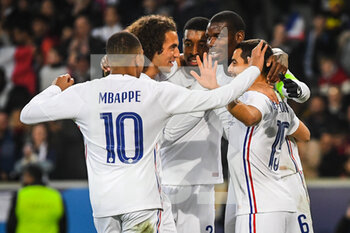 2022-03-29 - Wissam BEN YEDDER of France celebrate his goal with teammates during the International Friendly football match between France and South Africa on March 29, 2022 at Pierre Mauroy stadium in Villeneuve-d'Ascq near Lille, France - FRANCE VS SOUTH AFRICA - FRIENDLY MATCH - SOCCER