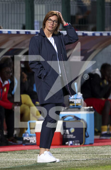 2022-06-25 - Coach of France Corinne Diacre during the Women's Friendly football match between France and Cameroon on June 25, 2022 at Stade Pierre Brisson in Beauvais, France - FOOTBALL - WOMEN'S FRIENDLY GAME - FRANCE V CAMEROON - FRIENDLY MATCH - SOCCER
