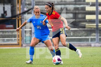 2022-07-01 - Valentina Cernoia of Italy and Aitana Bonmati Conca of Spain, compete for the ball during the Women's International friendly match between Italy and Spain at Teofilo Patini Stadium on July 01, 2022 in Castel di Sangro , Italy.. ©Photo: Cinzia Camela. - ITALY WOMEN VS SPAIN - FRIENDLY MATCH - SOCCER