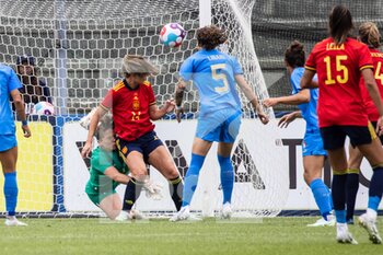 2022-07-01 - Laura Giuliani, Elena Linari of Italy and Alexia Putellas Segura of Spain compete for the ball during the Women's International friendly match between Italy and Spain at Teofilo Patini Stadium on July 01, 2022 in Castel di Sangro , Italy. ©Photo: Cinzia Camela. - ITALY WOMEN VS SPAIN - FRIENDLY MATCH - SOCCER