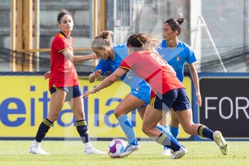 2022-07-01 - Valentina Cernoia of Italy and Maria Franc Caldentey Oliver of Spain, compete during the Women's International friendly match between Italy and Spain at Teofilo Patini Stadium on July 01, 2022 in Castel di Sangro , Italy. ©Photo: Cinzia Camela. - ITALY WOMEN VS SPAIN - FRIENDLY MATCH - SOCCER