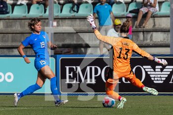 2022-07-01 - Valentina Giacinti of Italy,  Sandra Panos Garcia-Villamil of Spain, compete fot the ball during the Women's International friendly match between Italy and Spain at Teofilo Patini Stadium on July 01, 2022 in Castel di Sangro , Italy. ©Photo: Cinzia Camela. - ITALY WOMEN VS SPAIN - FRIENDLY MATCH - SOCCER