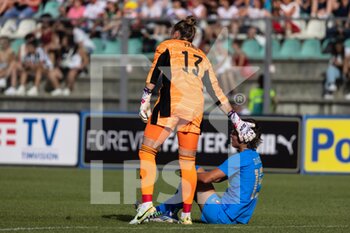 2022-07-01 - Valentina Giacinti of Italy and Sandra Panos Garcia-Villamil of Spain during the Women's International friendly match between Italy and Spain at Teofilo Patini Stadium on July 01, 2022 in Castel di Sangro , Italy. ©Photo: Cinzia Camela. - ITALY WOMEN VS SPAIN - FRIENDLY MATCH - SOCCER