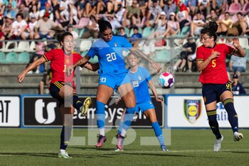 2022-07-01 - Martina Piemonte of Italy and Alexia Putellas Segura, Ivana Andres Sanz of Spain during the Women's International friendly match between Italy and Spain at Teofilo Patini Stadium on July 01, 2022 in Castel di Sangro , Italy. ©Photo: Cinzia Camela. - ITALY WOMEN VS SPAIN - FRIENDLY MATCH - SOCCER