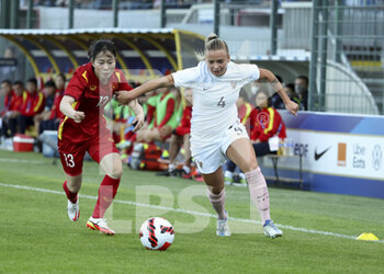2022-07-01 - Marion Torrent of France, My Le Thi Diem of Vietnam (left) during the International Women's Friendly football match between France and Vietnam on July 1, 2022 at Stade de la Source in Orleans, France - FOOTBALL - WOMEN'S FRIENDLY GAME - FRANCE V VIETNAM - FRIENDLY MATCH - SOCCER