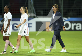 2022-07-01 - Coach of France Corinne Diacre, left Melvine Malard, Sandie Toletti of France during the International Women's Friendly football match between France and Vietnam on July 1, 2022 at Stade de la Source in Orleans, France - FOOTBALL - WOMEN'S FRIENDLY GAME - FRANCE V VIETNAM - FRIENDLY MATCH - SOCCER