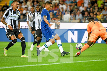 2022-07-29 - Chelsea's Thiago Silva back the ball to Chelsea's Edouard Mendy - UDINESE CALCIO VS CHELSEA FC - FRIENDLY MATCH - SOCCER