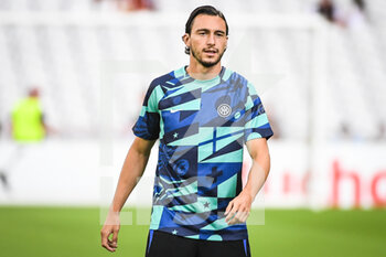 2022-07-23 - Matteo DARMIAN of Inter Milan during the Pre Season Friendly football match between RC Lens and FC Internazionale Milano (Inter Milan) on July 23, 2022 at Bollaert-Delelis stadium in Lens, France - FOOTBALL - FRIENDLY GAME - LENS V FC INTER - INTERNAZIONALE - FRIENDLY MATCH - SOCCER