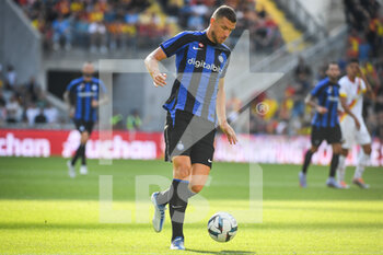 2022-07-23 - Edin DZEKO of Inter Milan during the Pre Season Friendly football match between RC Lens and FC Internazionale Milano (Inter Milan) on July 23, 2022 at Bollaert-Delelis stadium in Lens, France - FOOTBALL - FRIENDLY GAME - LENS V FC INTER - INTERNAZIONALE - FRIENDLY MATCH - SOCCER