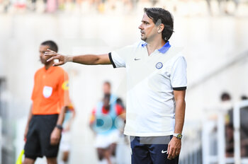 2022-07-23 - Simone INZAGHI of Inter Milan during the Pre Season Friendly football match between RC Lens and FC Internazionale Milano (Inter Milan) on July 23, 2022 at Bollaert-Delelis stadium in Lens, France - FOOTBALL - FRIENDLY GAME - LENS V FC INTER - INTERNAZIONALE - FRIENDLY MATCH - SOCCER