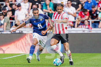 2022-07-23 - Nabil Fekir of Real Betis, Armando Obispo of PSV during the pre-season friendly football match between PSV and Real Betis on July 23, 2022 at Philips Stadion in Eindhoven, Netherlands - FOOTBALL - FRIENDLY GAME - PSV V REAL BETIS - FRIENDLY MATCH - SOCCER