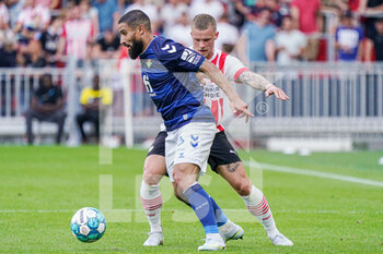 2022-07-23 - Nabil Fekir of Real Betis, Phillipp Max of PSV during the pre-season friendly football match between PSV and Real Betis on July 23, 2022 at Philips Stadion in Eindhoven, Netherlands - FOOTBALL - FRIENDLY GAME - PSV V REAL BETIS - FRIENDLY MATCH - SOCCER