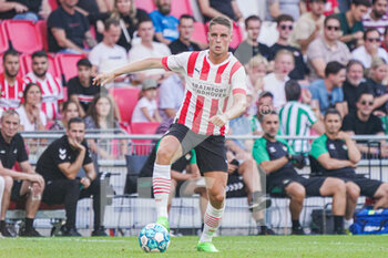 2022-07-23 - Joey Veerman of PSV during the pre-season friendly football match between PSV and Real Betis on July 23, 2022 at Philips Stadion in Eindhoven, Netherlands - FOOTBALL - FRIENDLY GAME - PSV V REAL BETIS - FRIENDLY MATCH - SOCCER