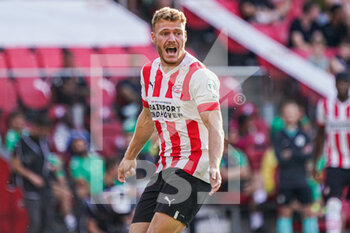 2022-07-23 - Yorbe Vertessen of PSV during the pre-season friendly football match between PSV and Real Betis on July 23, 2022 at Philips Stadion in Eindhoven, Netherlands - FOOTBALL - FRIENDLY GAME - PSV V REAL BETIS - FRIENDLY MATCH - SOCCER