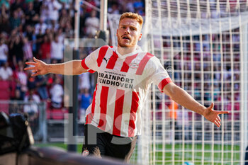 2022-07-23 - Yorbe Vertessen of PSV celebrates after scoring a goal during the pre-season friendly football match between PSV and Real Betis on July 23, 2022 at Philips Stadion in Eindhoven, Netherlands - FOOTBALL - FRIENDLY GAME - PSV V REAL BETIS - FRIENDLY MATCH - SOCCER