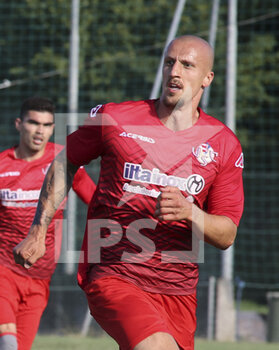 2022-07-30 - Vlad Chieriches of US Cremonese during Hellas Verona vs US Cremonese, 5° frendly match pre-season Serie A Tim 2022-23, at Centro Sportivo 