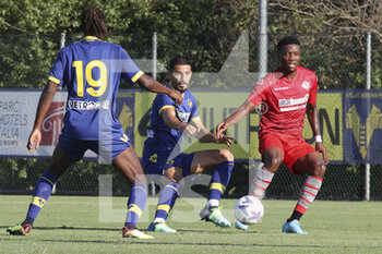 2022-07-30 - Koray Gunter of Hellas Verona FC battle for the ball with David Okereke of US Cremonese during Hellas Verona vs US Cremonese, 5° frendly match pre-season Serie A Tim 2022-23, at Centro Sportivo 