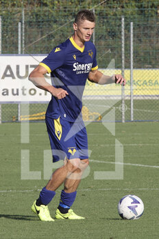 2022-07-30 - Pawel Dawidowicz of Hellas Verona FC play the ball during Hellas Verona vs US Cremonese, 5° frendly match pre-season Serie A Tim 2022-23, at Centro Sportivo 