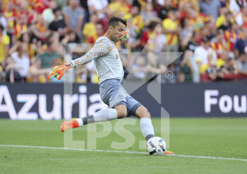 2022-07-30 - Goalkeeper of West Ham Lukasz Fabianski during the pre-season friendly football match between RC Lens (RCL) and West Ham United FC on July 30, 2022 at Stade Bollaert-Delelis in Lens, France - FOOTBALL - FRIENDLY GAME - LENS V WEST HAM - FRIENDLY MATCH - SOCCER