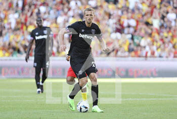 2022-07-30 - Tomas Soucek of West Ham during the pre-season friendly football match between RC Lens (RCL) and West Ham United FC on July 30, 2022 at Stade Bollaert-Delelis in Lens, France - FOOTBALL - FRIENDLY GAME - LENS V WEST HAM - FRIENDLY MATCH - SOCCER