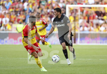 2022-07-30 - Pablo Fornals of West Ham during the pre-season friendly football match between RC Lens (RCL) and West Ham United FC on July 30, 2022 at Stade Bollaert-Delelis in Lens, France - FOOTBALL - FRIENDLY GAME - LENS V WEST HAM - FRIENDLY MATCH - SOCCER
