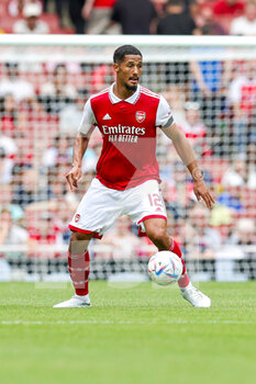 2022-07-30 - William Saliba (12) of Arsenal during the Emirates Cup, friendly football match between Arsenal and Sevilla on July 30, 2022 at the Emirates Stadium in London, England - FOOTBALL - FRIENDLY GAME - ARSENAL V SEVILLA - FRIENDLY MATCH - SOCCER