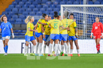 2022-10-10 - Team Brazil celebrates after scoring a goal 0 - 1 - WOMEN ITALY VS BRAZIL - FRIENDLY MATCH - SOCCER