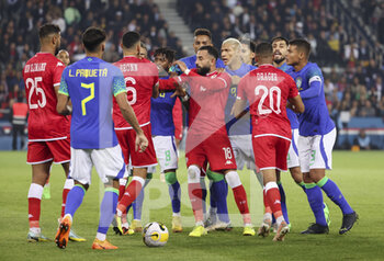 2022-09-27 - Players of both teams argue during the International friendly game, football match between Brazil and Tunisia on September 27, 2022 at Parc des Princes stadium in Paris, France - FOOTBALL - FRIENDLY GAME - BRAZIL V TUNISIA - FRIENDLY MATCH - SOCCER