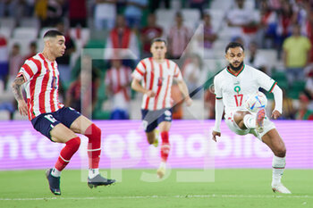 2022-09-27 - Sofiane Boufal of Morocco and Miguel Almiron of Paraguay during the international friendly football match between Paraguay and Morocco on September 27, 2022 at Benito Villamarin Stadium in Sevilla, Spain - FOOTBALL - FRIENDLY GAME - PARAGUAY V MOROCCO - FRIENDLY MATCH - SOCCER