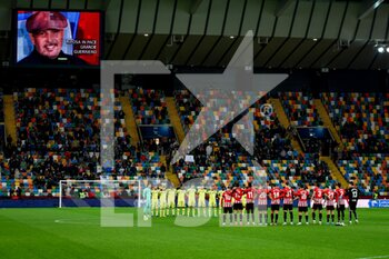 2022-12-17 - Udinese and Athletic Bilbao team during the one minute of silence for Sinisa Mihajlovic - UDINESE CALCIO VS ATHLETIC BILBAO - FRIENDLY MATCH - SOCCER