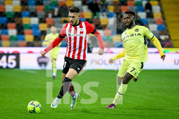 2022-12-17 - Athletic Bilbao's Aitor Paredes in action against Udinese's Isaac Success - UDINESE CALCIO VS ATHLETIC BILBAO - FRIENDLY MATCH - SOCCER